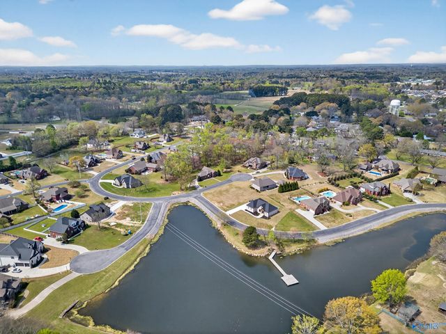 511 Tahoe Trail, Albertville, AL 35950