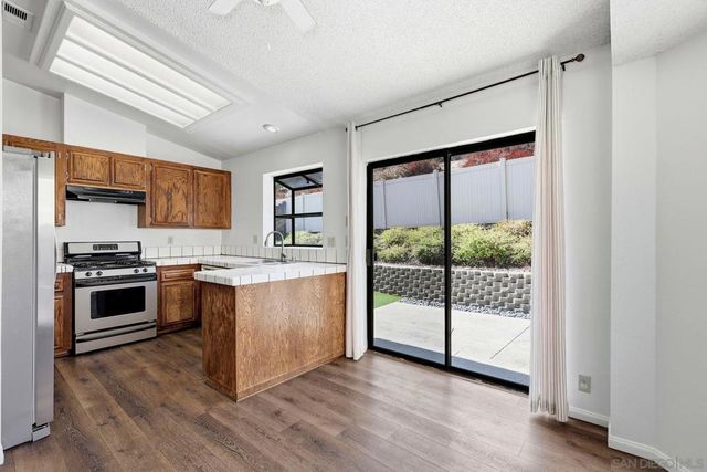 13335 Sneezy Ct., El Cajon, CA 92021