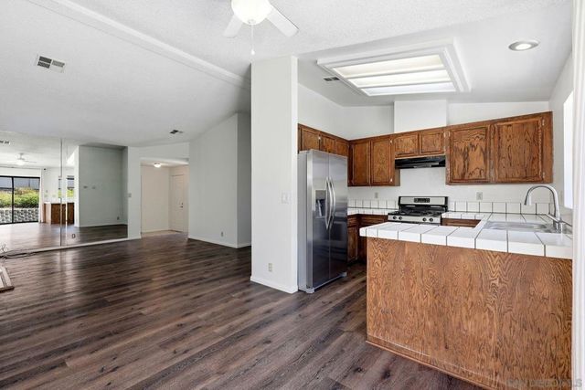 13335 Sneezy Ct., El Cajon, CA 92021