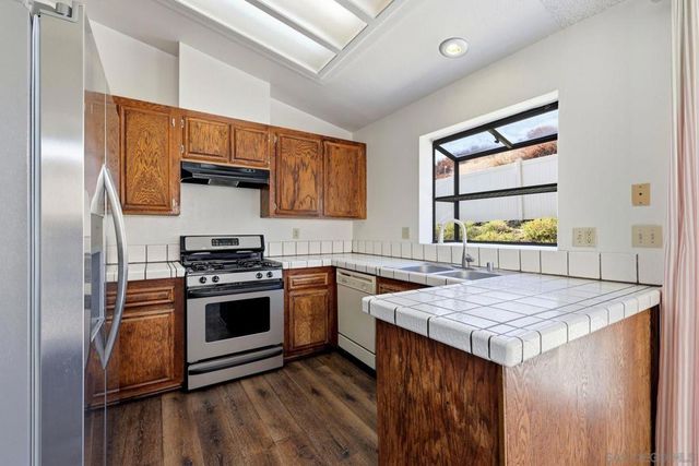 13335 Sneezy Ct., El Cajon, CA 92021