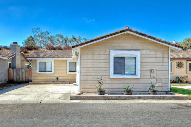 13335 Sneezy Ct., El Cajon, CA 92021