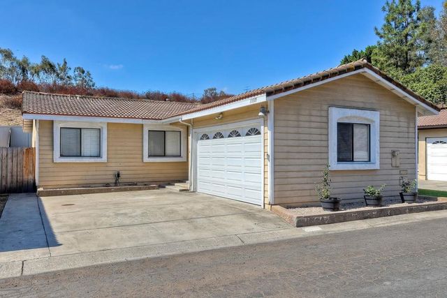 13335 Sneezy Ct., El Cajon, CA 92021