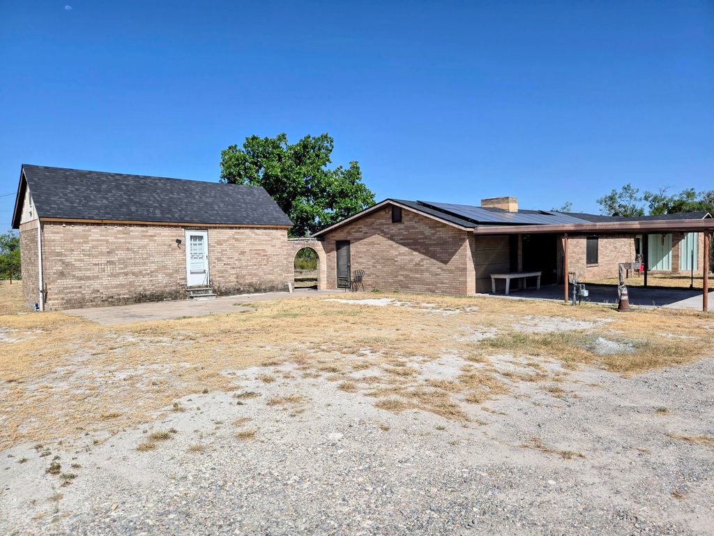 Image 1 of property listing at 1111 Mccall Street, Eden, TX 76837