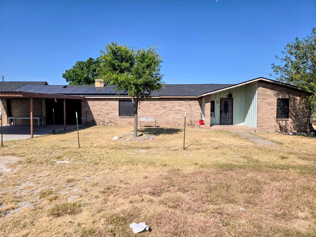 Image 3 of property listing at 1111 Mccall Street, Eden, TX 76837