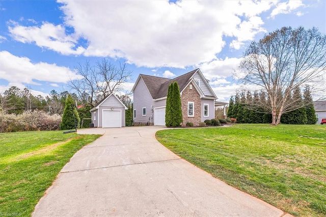 193 Windward Drive, Stokesdale, NC 27357