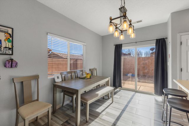 1043 Marapi Street NW, Albuquerque, NM 87120