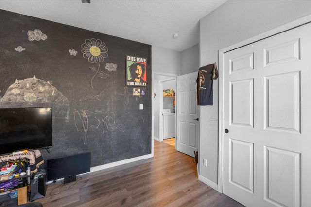 1043 Marapi Street NW, Albuquerque, NM 87120