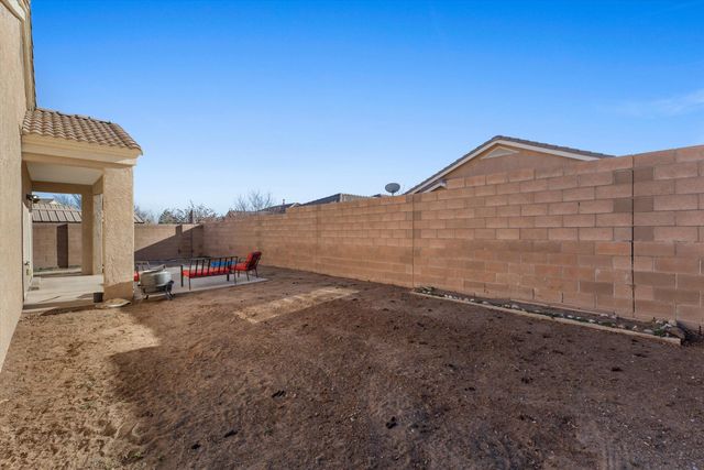 1043 Marapi Street NW, Albuquerque, NM 87120