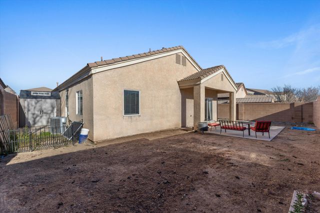 1043 Marapi Street NW, Albuquerque, NM 87120
