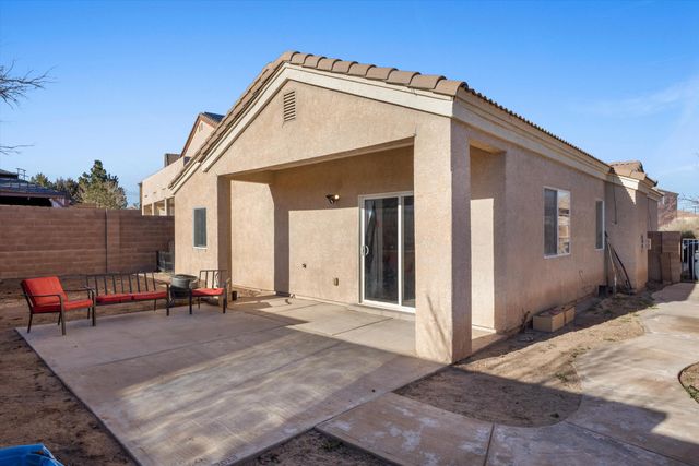 1043 Marapi Street NW, Albuquerque, NM 87120