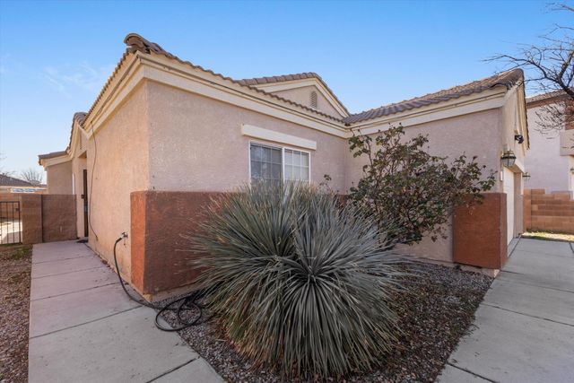 1043 Marapi Street NW, Albuquerque, NM 87120