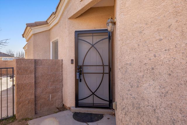 1043 Marapi Street NW, Albuquerque, NM 87120