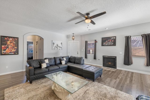 1043 Marapi Street NW, Albuquerque, NM 87120