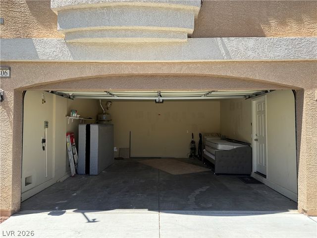 6806 Philharmonic Avenue, Las Vegas, NV 89139