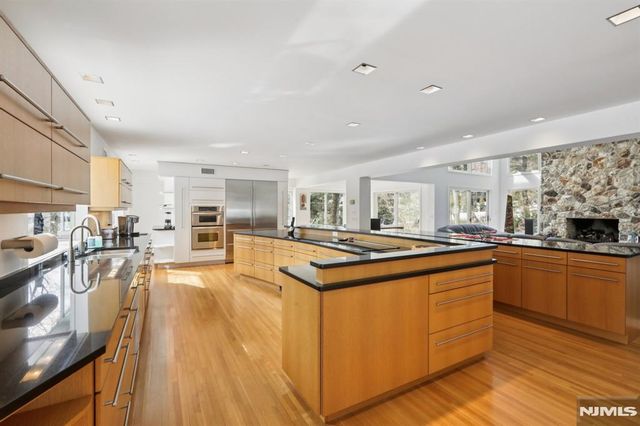 47 Hopper Farm Road, Upper Saddle River, NJ 07458