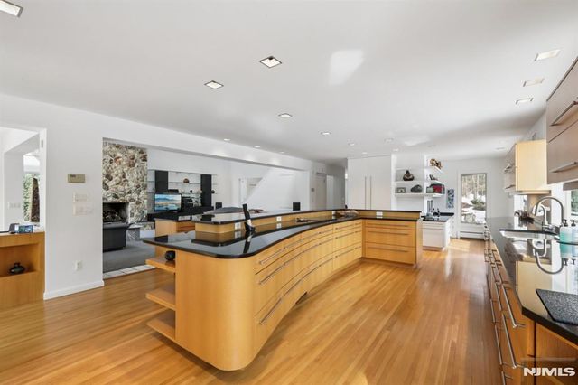 47 Hopper Farm Road, Upper Saddle River, NJ 07458