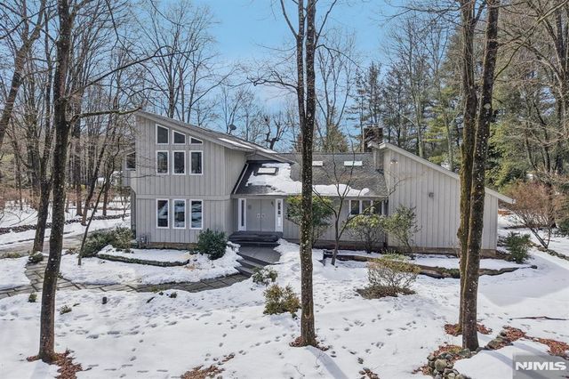 47 Hopper Farm Road, Upper Saddle River, NJ 07458