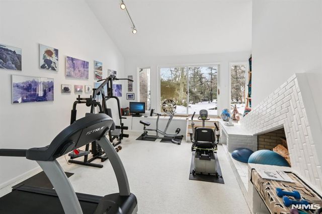 47 Hopper Farm Road, Upper Saddle River, NJ 07458