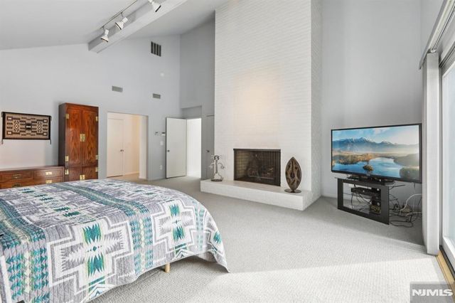 47 Hopper Farm Road, Upper Saddle River, NJ 07458