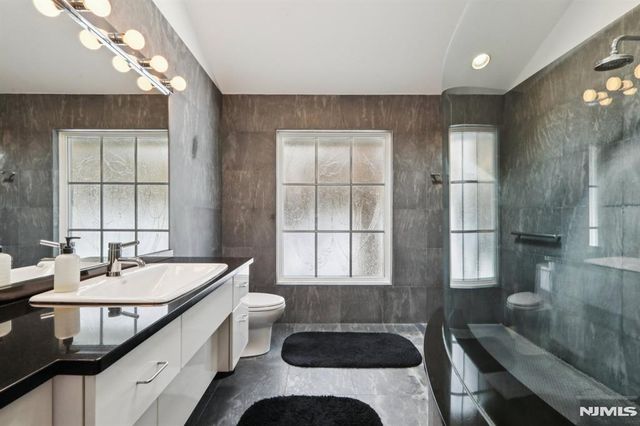 47 Hopper Farm Road, Upper Saddle River, NJ 07458