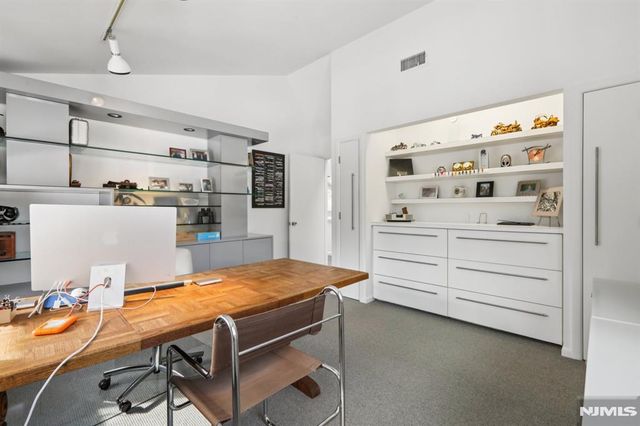 47 Hopper Farm Road, Upper Saddle River, NJ 07458