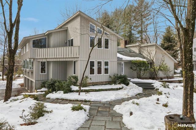 47 Hopper Farm Road, Upper Saddle River, NJ 07458