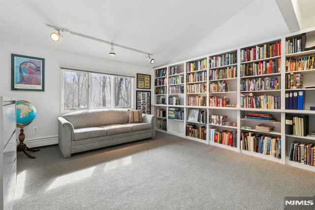 47 Hopper Farm Road, Upper Saddle River, NJ 07458