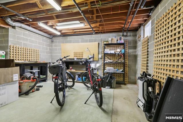 47 Hopper Farm Road, Upper Saddle River, NJ 07458