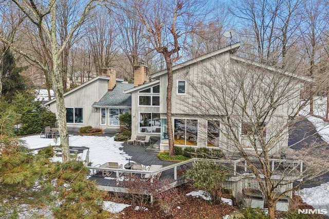 47 Hopper Farm Road, Upper Saddle River, NJ 07458