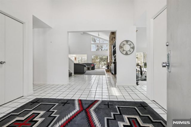 47 Hopper Farm Road, Upper Saddle River, NJ 07458