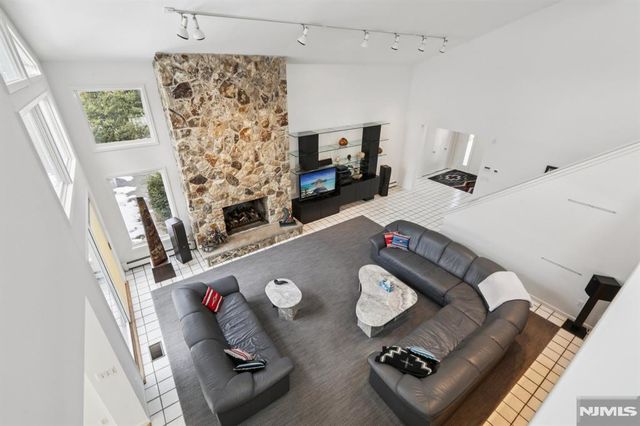 47 Hopper Farm Road, Upper Saddle River, NJ 07458