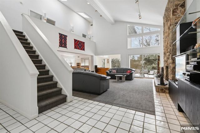 47 Hopper Farm Road, Upper Saddle River, NJ 07458