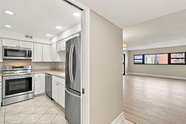 4141 BAYSHORE BOULEVARD 1106, Tampa, FL 33611