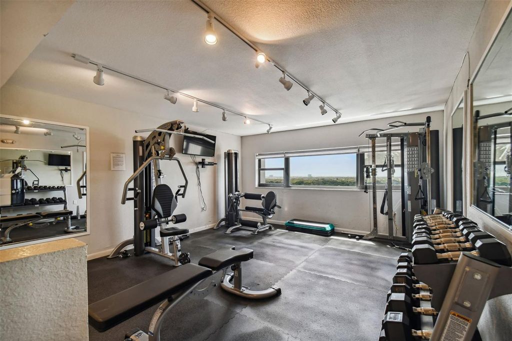 Image 68 of property listing at 4141 BAYSHORE BOULEVARD 1106, Tampa, FL 33611