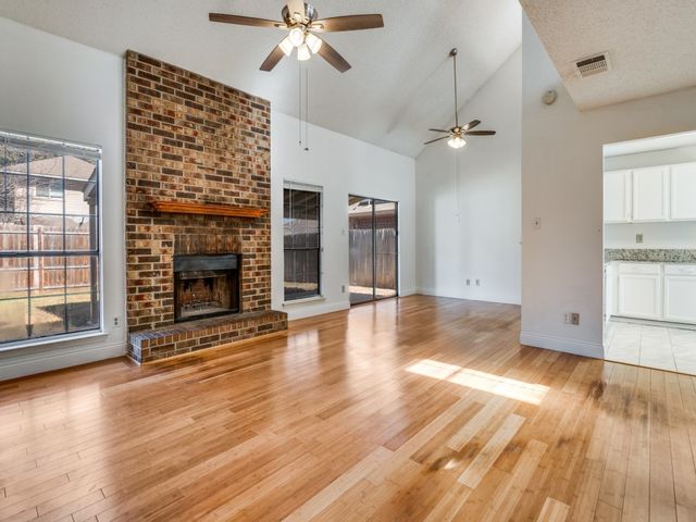 8729 Brushy Creek Trail, Fort Worth, TX 76118