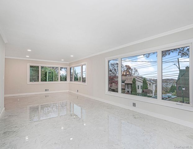 113 Longview Road, Staten Island, NY 10304