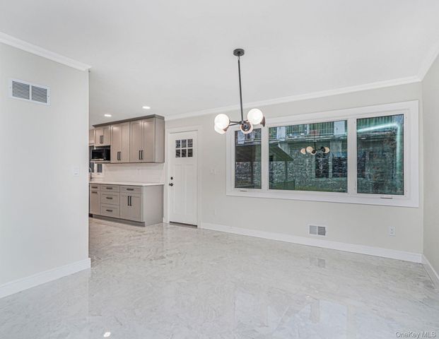 113 Longview Road, Staten Island, NY 10304