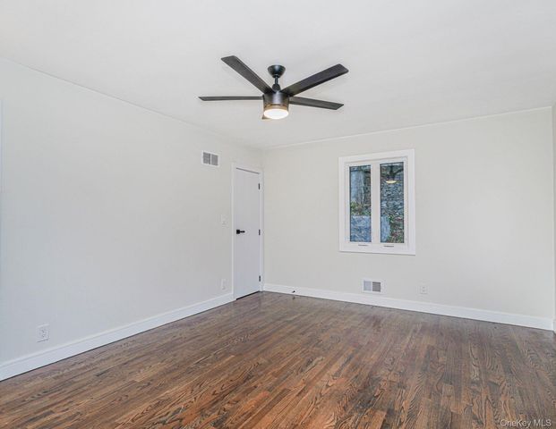 113 Longview Road, Staten Island, NY 10304