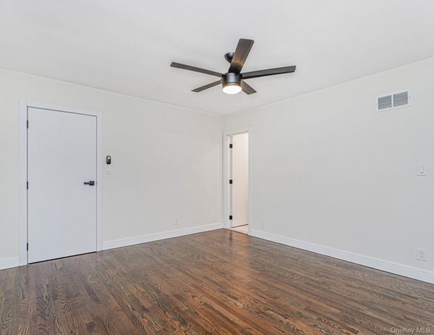 113 Longview Road, Staten Island, NY 10304