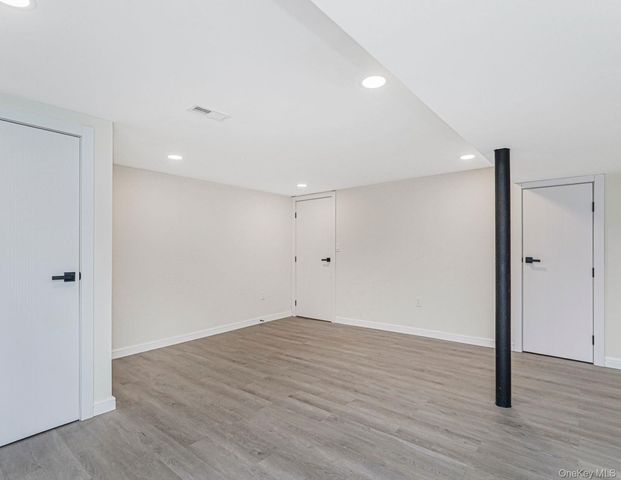 113 Longview Road, Staten Island, NY 10304