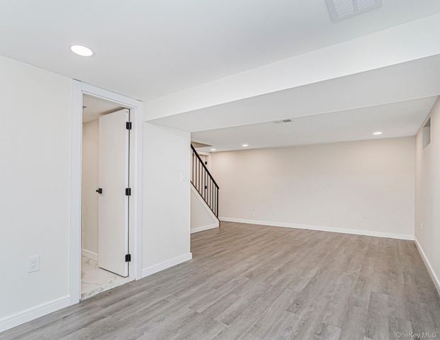 113 Longview Road, Staten Island, NY 10304