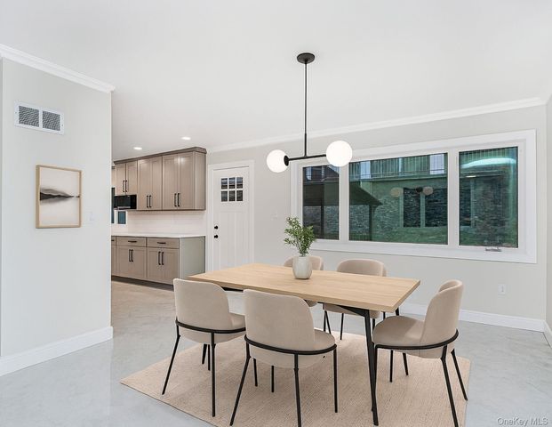 113 Longview Road, Staten Island, NY 10304