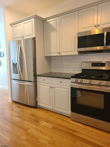 32 Allister Ct, Lincoln Park Boro, NJ 07035