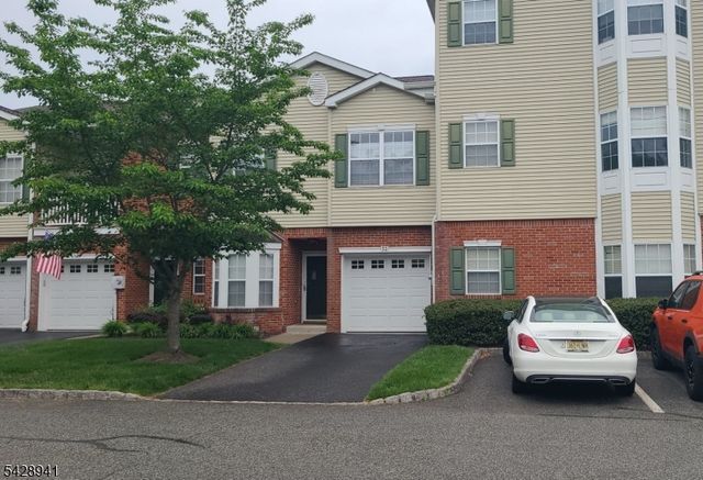 32 Allister Ct, Lincoln Park Boro, NJ 07035