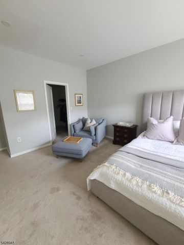 32 Allister Ct, Lincoln Park Boro, NJ 07035