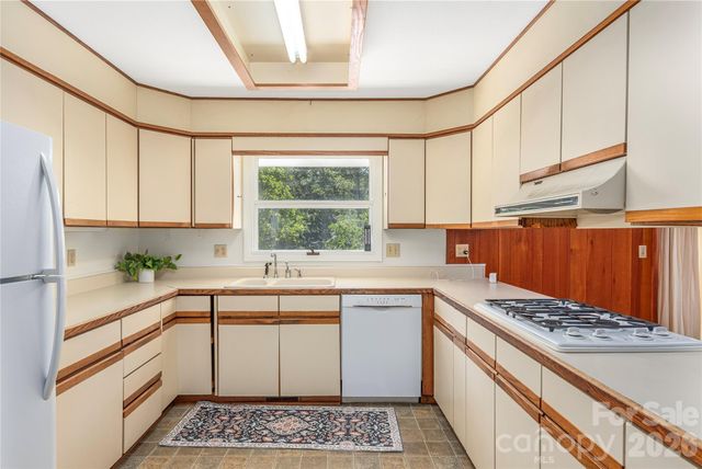 38 Forest View Drive, Asheville, NC 28804