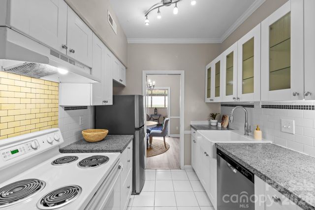 5941 Quail Hollow Road E, Charlotte, NC 28210
