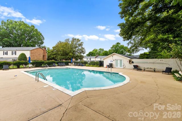 5941 Quail Hollow Road E, Charlotte, NC 28210