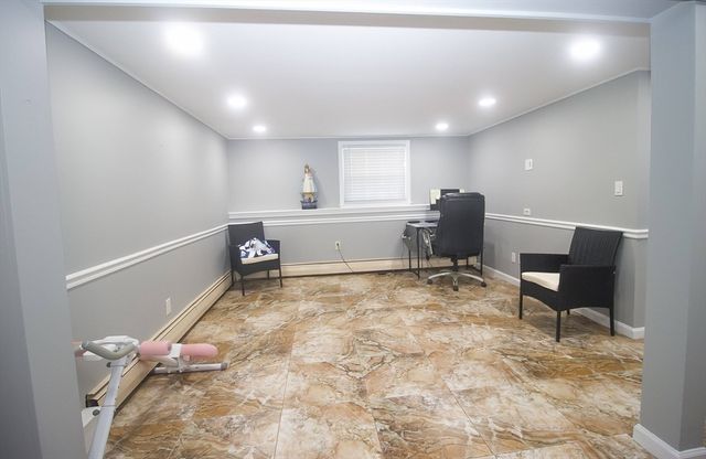 29 Rockland Cir, Brockton, MA 02301