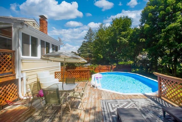 29 Rockland Cir, Brockton, MA 02301
